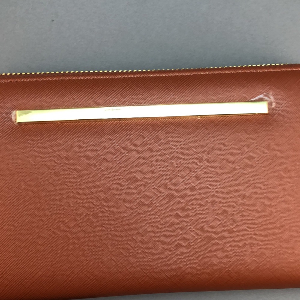 Steve Madden Bzippy wristlet cognac crosshatch - Picture 4 of 11